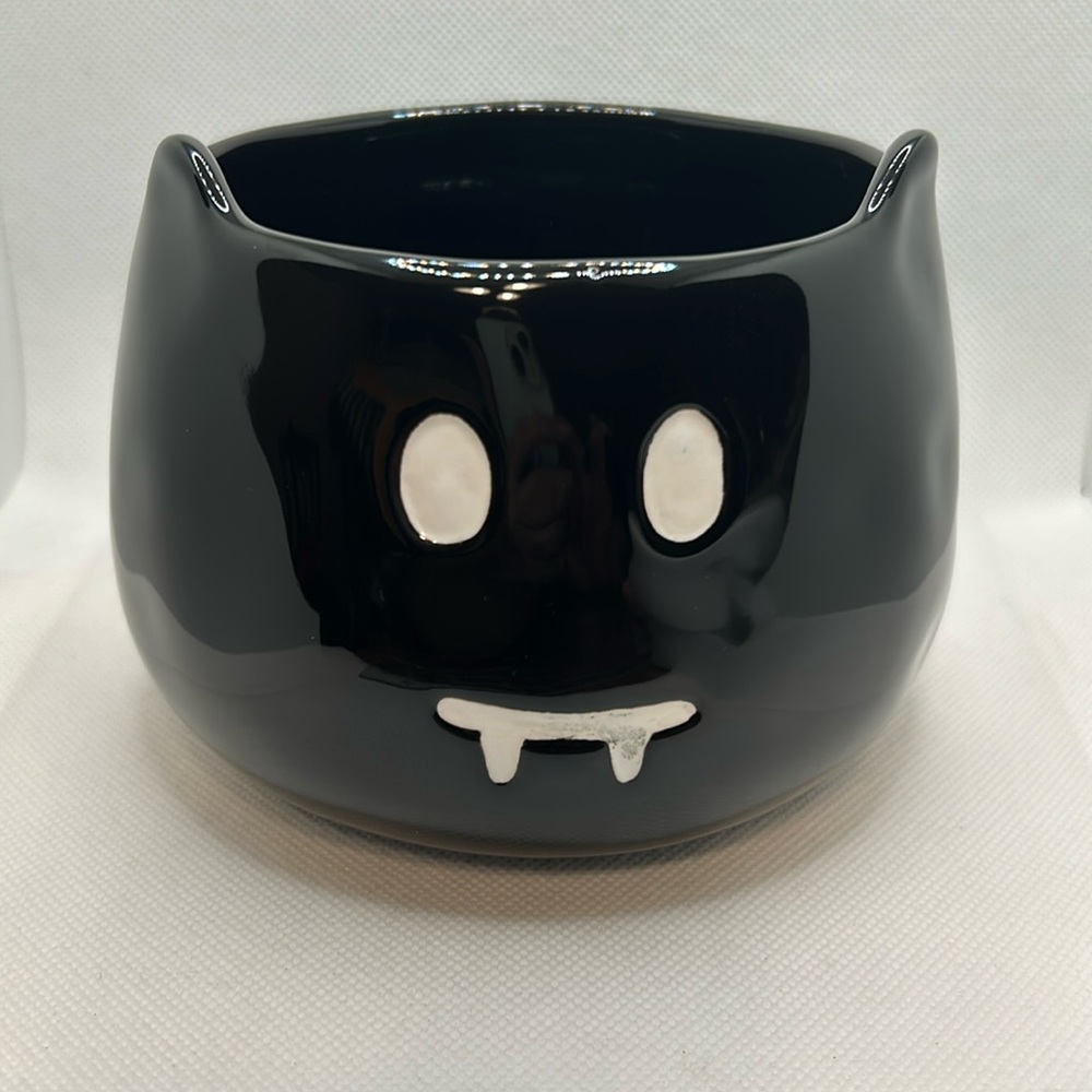 POTTERY BARN BLACK CAT FIGURAL BOWL or CANDY DISH  glaze imperfections in pics